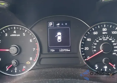 2018 Kia Forte Lx z USA, uszkodzony, nr VIN 3KPFK4A73JE272493